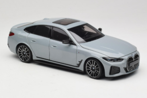 BMW i4 G26 Grey Metallic Minichamps 1:18 110023010 Kovina – slika 6 od 8