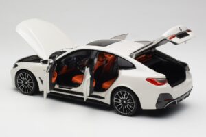 BMW i4 M50 G26 Alpine White Minichamps 1:18 110023011 Kovina – slika 5 od 8