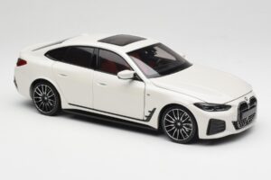 BMW i4 M50 G26 Alpine White Minichamps 1:18 110023011 Kovina – slika 6 od 8