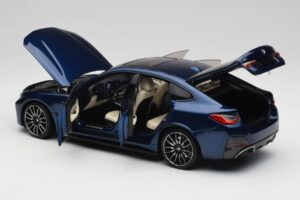 BMW i4 M50 G26 Portimao Blue Minichamps 1:18 110023012 Kovina – slika 5 od 8
