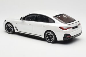 BMW i4 M50 G26 Mineral Bela Metalik Otto 1:18 OT1074 Smola – slika 5 od 6