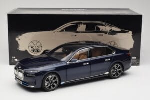 BMW i7 G70 Blue Metallic Minichamps 1:18 110023202 Kovina – slika 8 od 8