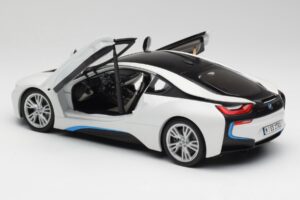 BMW i8 Crystal Bel Paragon 1:18 80432336841 Kovina – slika 5 od 8