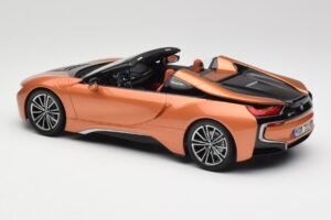 BMW i8 Roadster E-Baker Minichamps 1:18 80432454784 Kovina – slika 5 od 6