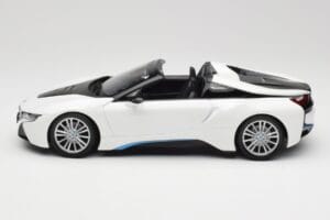 BMW i8 Roadster I15 Bel Metalik Minichamps 1:18 155027031 Kovina – slika 3 od 6