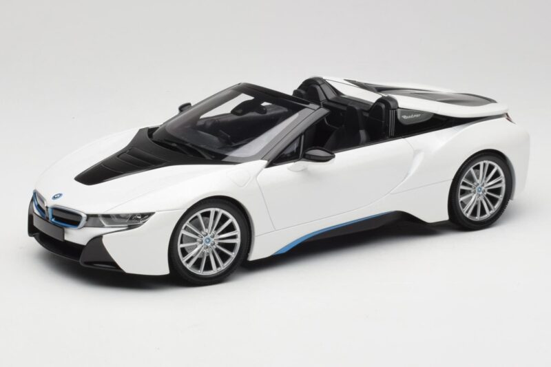 BMW i8 Roadster I15 Bel Metalik Minichamps 1:18 155027031 Kovina