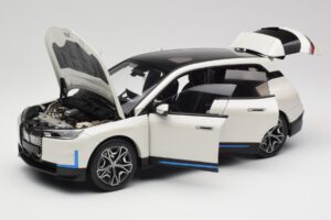 BMW iX Alpine White Minichamps 1:18 110023102 Kovina – slika 2 od 8