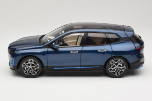 BMW iX Blue Metallic Minichamps 1:18 110023100 Kovina – slika 4 od 8