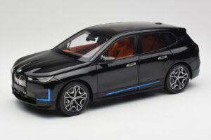 BMW iX Sapphire Black Minichamps 1:18 110023101 Kovina