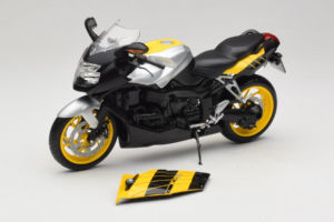 BMW K1200S Rumena Črn Minichamps 1:10 80430309224 Kovina – slika 2 od 8