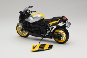 BMW K1200S Rumena Črn Minichamps 1:10 80430309224 Kovina – slika 5 od 8