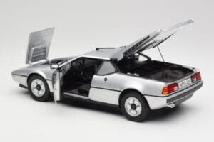 BMW M1 Srebrna Metalik Norev 1:18 183226 Kovina – slika 5 od 8
