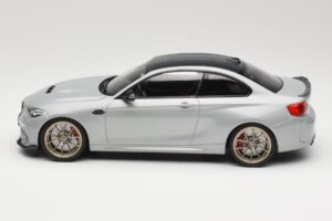 BMW M2 CS F87 Srebrn z zlatimi platišči Minichamps 1:18 155021028 Kovina – slika 3 od 6