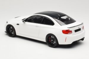 BMW M2 CS F87 Bel s črnimi platišči Minichamps 1:18 155021025 Kovina – slika 5 od 6