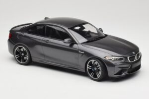 BMW M2 F87 Grey Metallic Minichamps 1:18 155026102 Kovina – slika 4 od 6