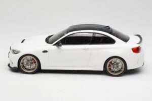 BMW M2 F87 CS Alpine White Zlata Platišča Minichamps 1:18 155021020 Kovina – slika 3 od 6