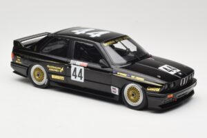 BMW M3 E30 JPS Team BMW #44 J. Richards / T. Longhurst Class Winners Bathurst 1000 1987 Minichamps 1:18 155872044 Kovina – slika 4 od 6