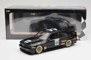 BMW M3 E30 JPS Team BMW #44 J. Richards / T. Longhurst Class Winners Bathurst 1000 1987 Minichamps 1:18 155872044 Kovina – slika 6 od 6