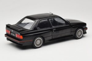 BMW M3 E30 Sport Evo Črn Solido 1:18 S1801501 Kovina – slika 3 od 8