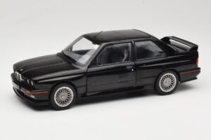 BMW M3 E30 Sport Evo Črn Solido 1:18 S1801501 Kovina