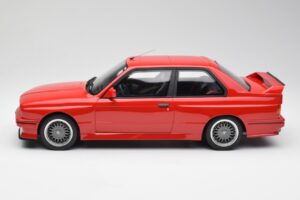 BMW M3 E30 Sport Evolution Rdeč Otto 1:12 G033 Smola – slika 3 od 6