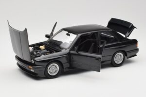 BMW M3 E30 Black Metallic Minichamps 1:18 180020306 Kovina – slika 2 od 8