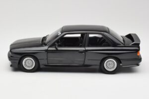 BMW M3 E30 Black Metallic Minichamps 1:18 180020306 Kovina – slika 4 od 8