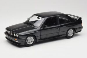 BMW M3 E30 Black Metallic Minichamps 1:18 180020306 Kovina