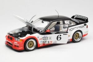 BMW M3 E36 GTR #0 B. Auberlen / M. Simo / P. Cunningham Daytona 24 Hours 1998 UT Models 1:18 39816 Kovina – slika 2 od 8