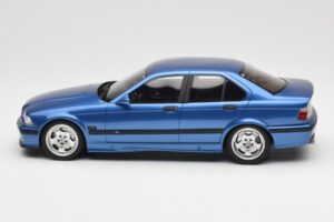BMW M3 E36 Limuzina Modra Otto 1:18 OT1082 Smola – slika 3 od 6