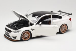 BMW M4 F82 GTS Alpine White Minichamps 1:18 110025221 Kovina – slika 2 od 8