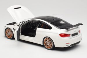 BMW M4 F82 GTS Alpine White Minichamps 1:18 110025221 Kovina – slika 5 od 8