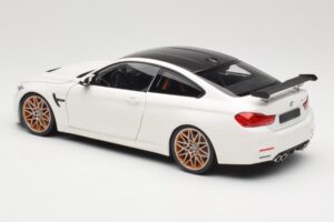 BMW M4 F82 GTS Alpine White Minichamps 1:18 110025221 Kovina – slika 7 od 8