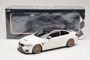 BMW M4 F82 GTS Alpine White Minichamps 1:18 110025221 Kovina – slika 8 od 8