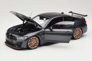 BMW M4 F82 GTS Mineral Grey Metallic Minichamps 1:18 110025222 Kovina – slika 2 od 8