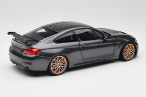 BMW M4 F82 GTS Mineral Grey Metallic Minichamps 1:18 110025222 Kovina – slika 3 od 8