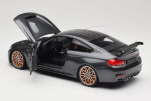 BMW M4 F82 GTS Mineral Grey Metallic Minichamps 1:18 110025222 Kovina – slika 5 od 8