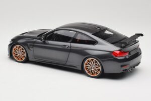 BMW M4 F82 GTS Mineral Grey Metallic Minichamps 1:18 110025222 Kovina – slika 7 od 8