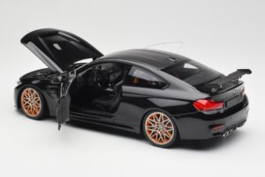 BMW M4 F82 GTS Sapphire Black Metallic Minichamps 1:18 110025220 Kovina – slika 5 od 8