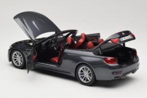 BMW M4 F83 Kabriolet Mineral Grey Paragon 1:18 80432339610 Kovina – slika 5 od 8