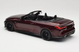 BMW M4 G83 Kabriolet Rdeč Metalik Minichamps 1:18 155021032 Kovina – slika 5 od 6
