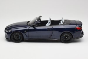 BMW M4 G82 Kabriolet Modra Metallic Minichamps 1:18 110021031 Kovina – slika 4 od 8