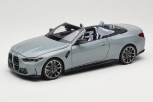 BMW M4 G83 Kabriolet Grey Metallic Minichamps 1:18 110021032 Kovina