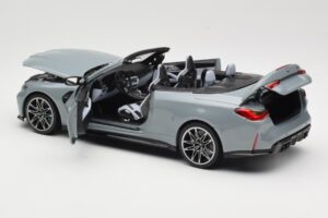 BMW M4 G83 Kabriolet Grey Metallic Minichamps 1:18 110021032 Kovina – slika 5 od 8