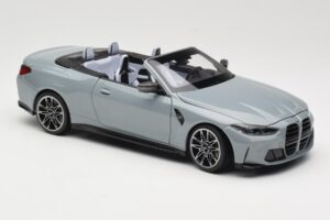 BMW M4 G83 Kabriolet Grey Metallic Minichamps 1:18 110021032 Kovina – slika 6 od 8