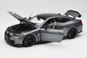 BMW M4 G82 Siv Metallic Minichamps 1:18 113020124 Kovina – slika 2 od 8
