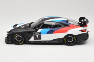 BMW M4 G82 GT4 #1 Presentation 2022 Otto 1:18 OT1228 Smola – slika 3 od 6