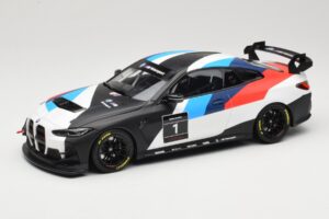 BMW M4 G82 GT4 #1 Presentation 2022 Otto 1:18 OT1228 Smola