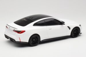 BMW M4 G82 Bela Minichamps 1:18 155020122 Kovina – slika 2 od 6