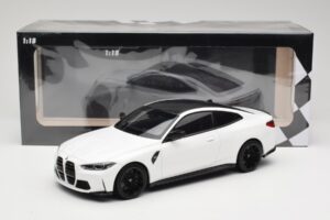 BMW M4 G82 Bela Minichamps 1:18 155020122 Kovina – slika 6 od 6